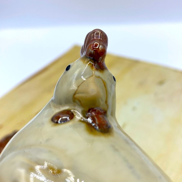 Pottery Rooster And Hen Salt & Pepper Shakers With Stoppers - Picture 6 of 8